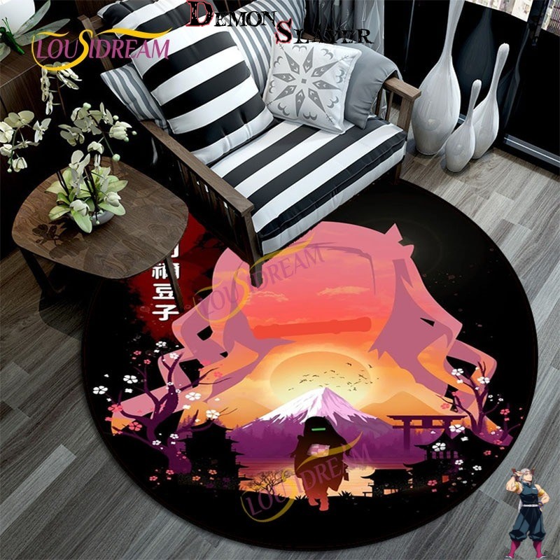 Tapis rond Nezuko devant la montagne Demon Slayer