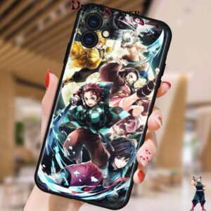 Coque iPhone Demon Slayer avec tous les personnages réunis