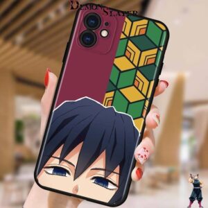 Coque iPhone Demon Slayer au regard méfiant