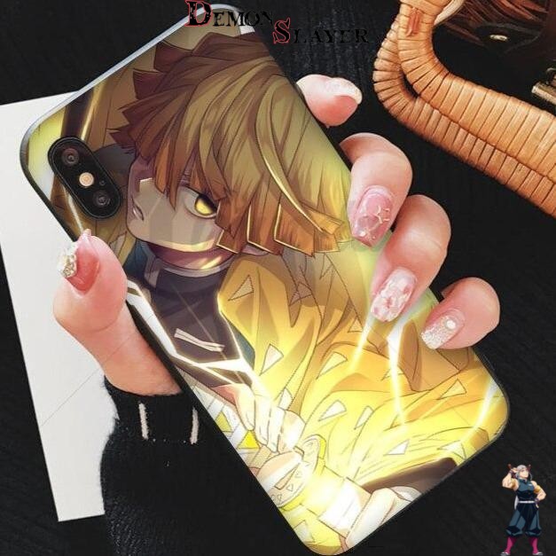 Coque iPhone Demon Slayer Zenitsu, sortant sa lame