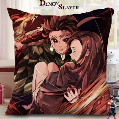Housse de coussin Demon Slayer 45 x 45 cm Tanjiro portant sa sœur